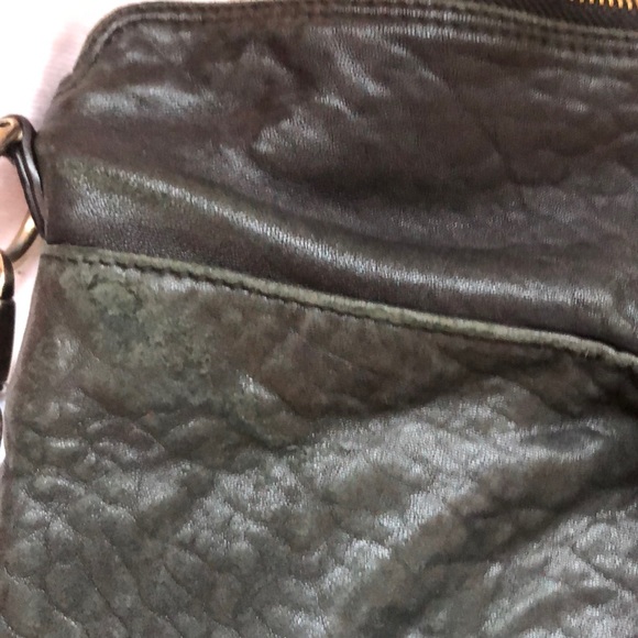 Salvatore Ferragamo should bag - Picture 6 of 8